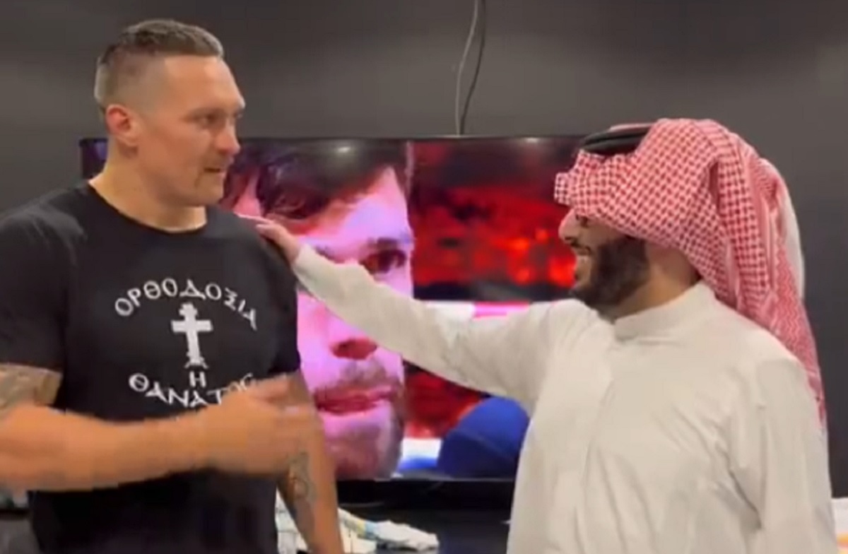 Legenda futbolu odwiedziła Usyka. Spotkanie na szczycie [WIDEO]