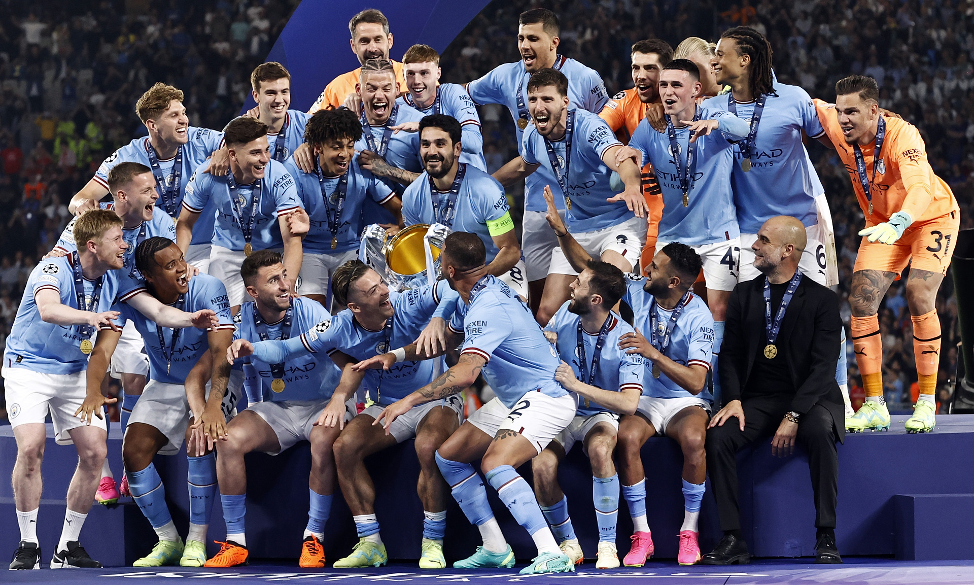 Piłkarz Manchesteru City wyrzucony z lokalu. Prawie doszło do bójki [ZDJĘCIE]