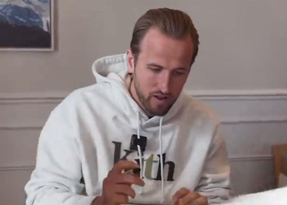 Kane spojrzał i nie wytrzymał. "Co to jest?" [WIDEO]