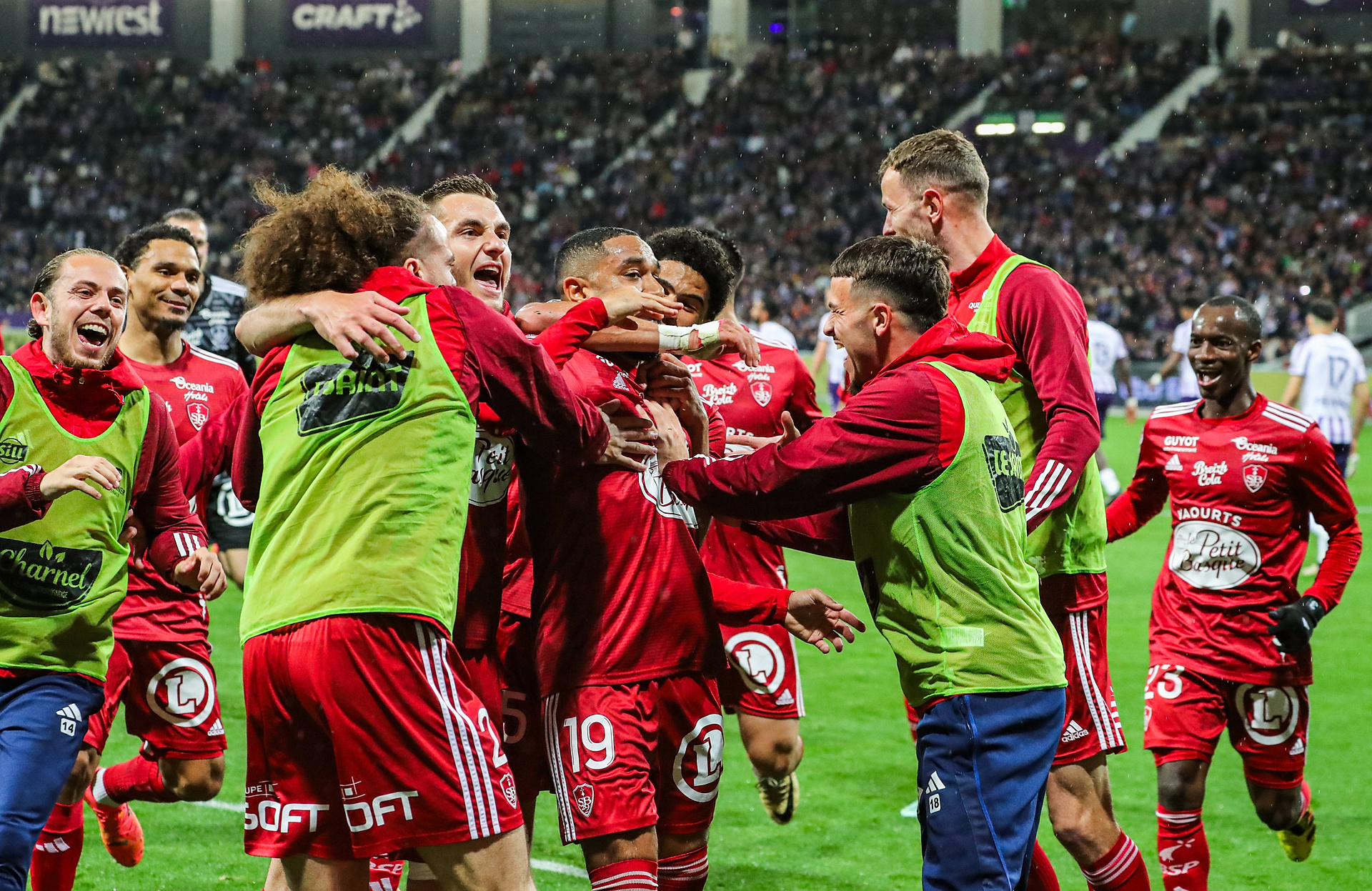 Awantura o stadion i rozbiórka składu przed LM. Wielka sensacja w Europie staje się kłopotem 