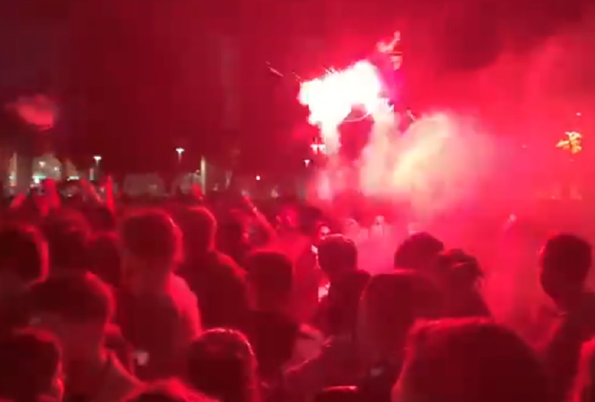 Sceny na ulicach! Kibice oszaleli. Czekali na to ponad 60 lat [WIDEO]