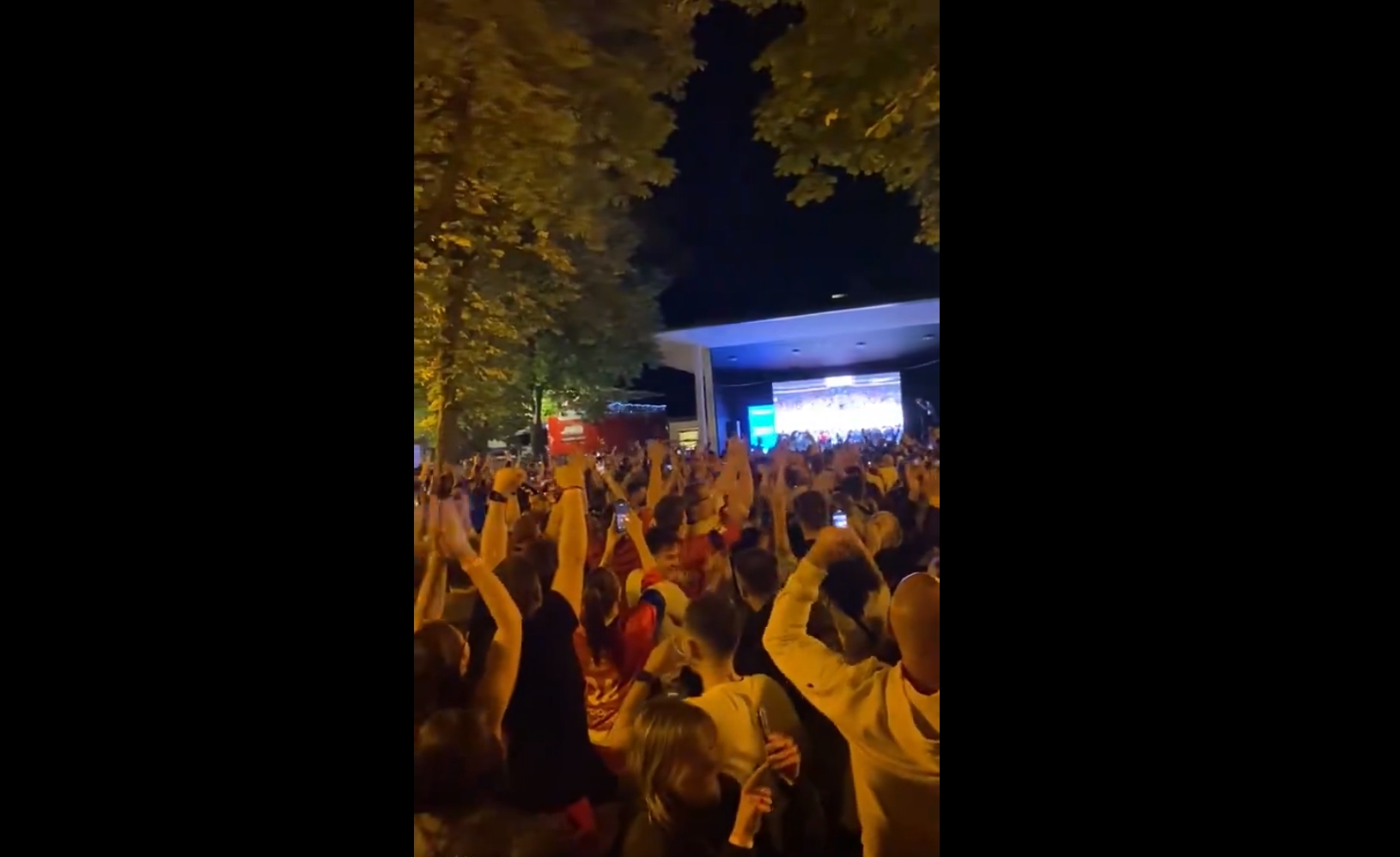 Czesi ograli giganta! Istne szaleństwo w strefie kibica [WIDEO]