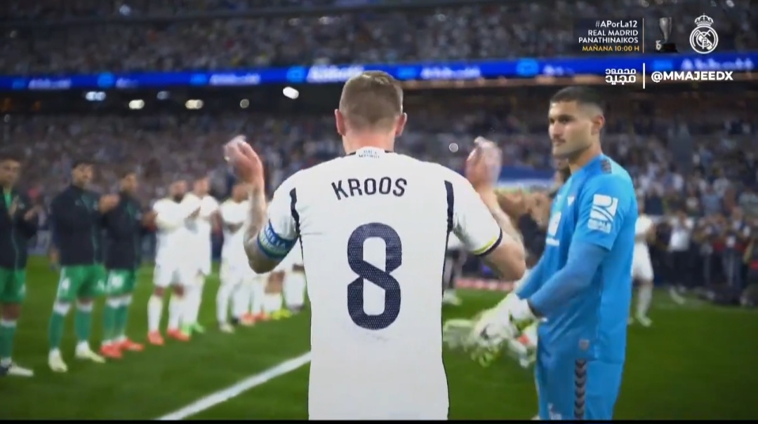 Królewskie pożegnanie Kroosa! Wyjątkowy gest piłkarzy Realu [WIDEO]