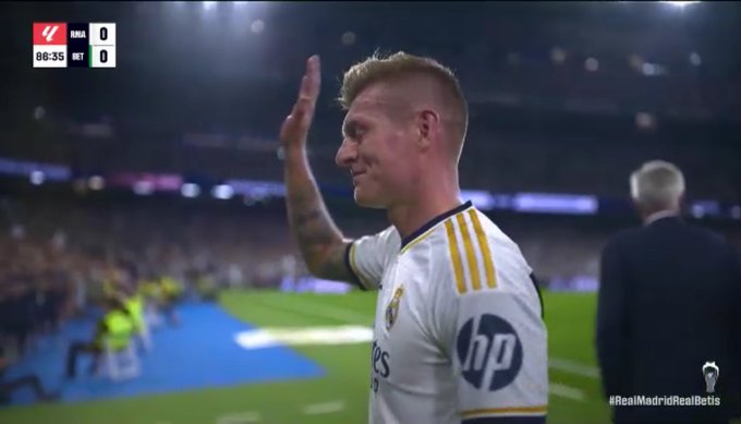 Ostatni mecz Kroosa na Bernabeu! Tak odchodzą tylko najwięksi [WIDEO]