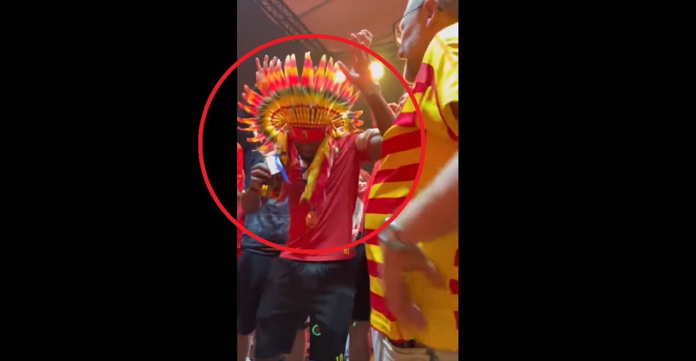 Bohater Jagiellonii spróbował słynnego alkoholu. Aż pióra opadły [WIDEO]