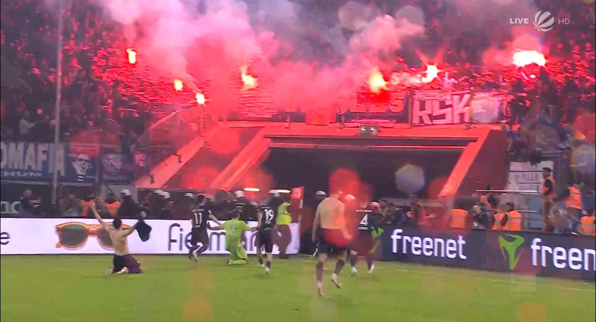Przegrywali 0:3, a się utrzymali! Sceny, sceny w barażach o Bundesligę [WIDEO]