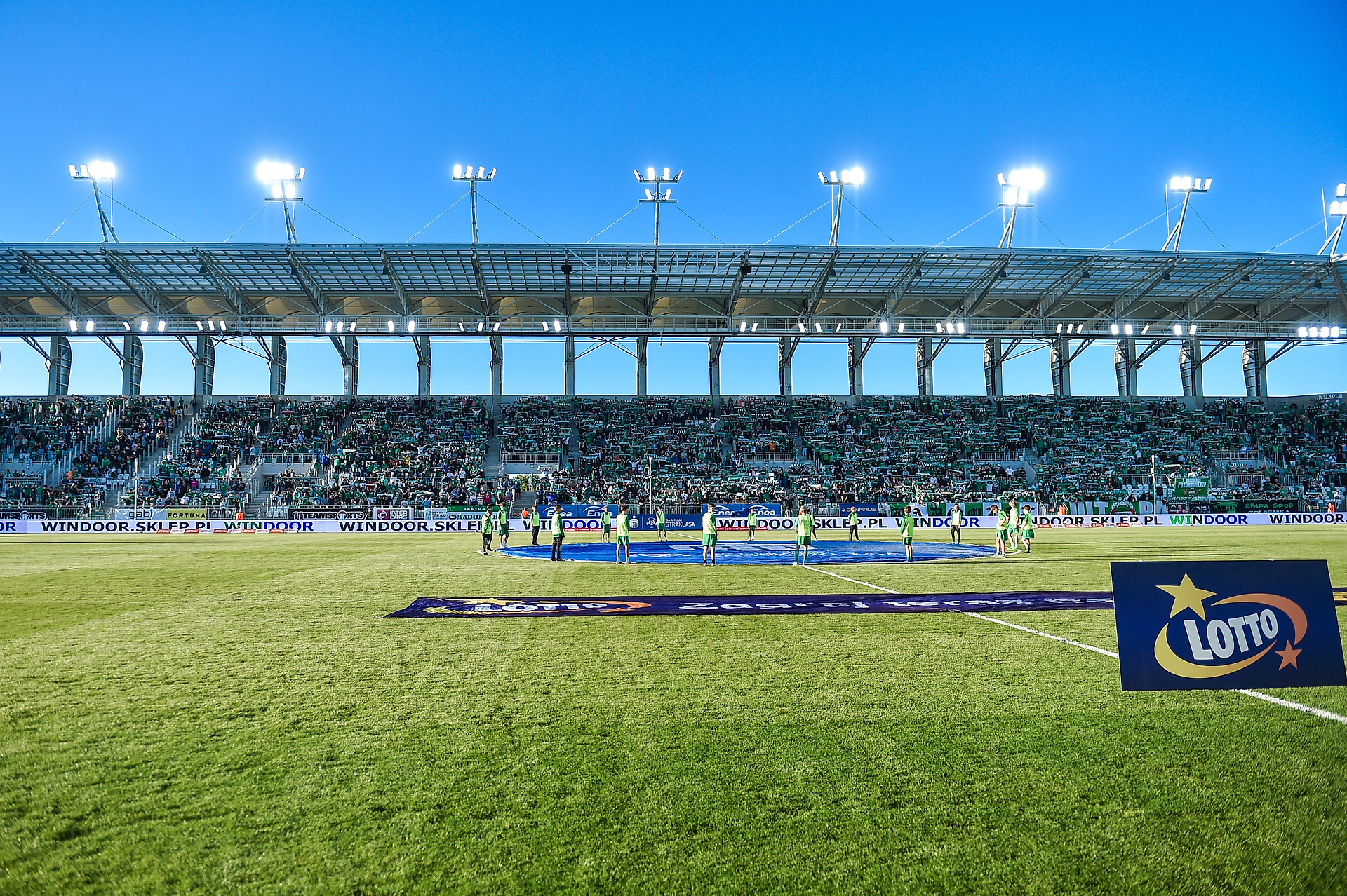 Komedia w polskim wydaniu. Pat i Mat budują stadion