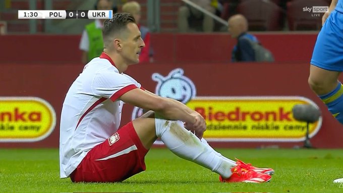 Koszmar Milika! Kontuzja tuż po pierwszym gwizdku [WIDEO]