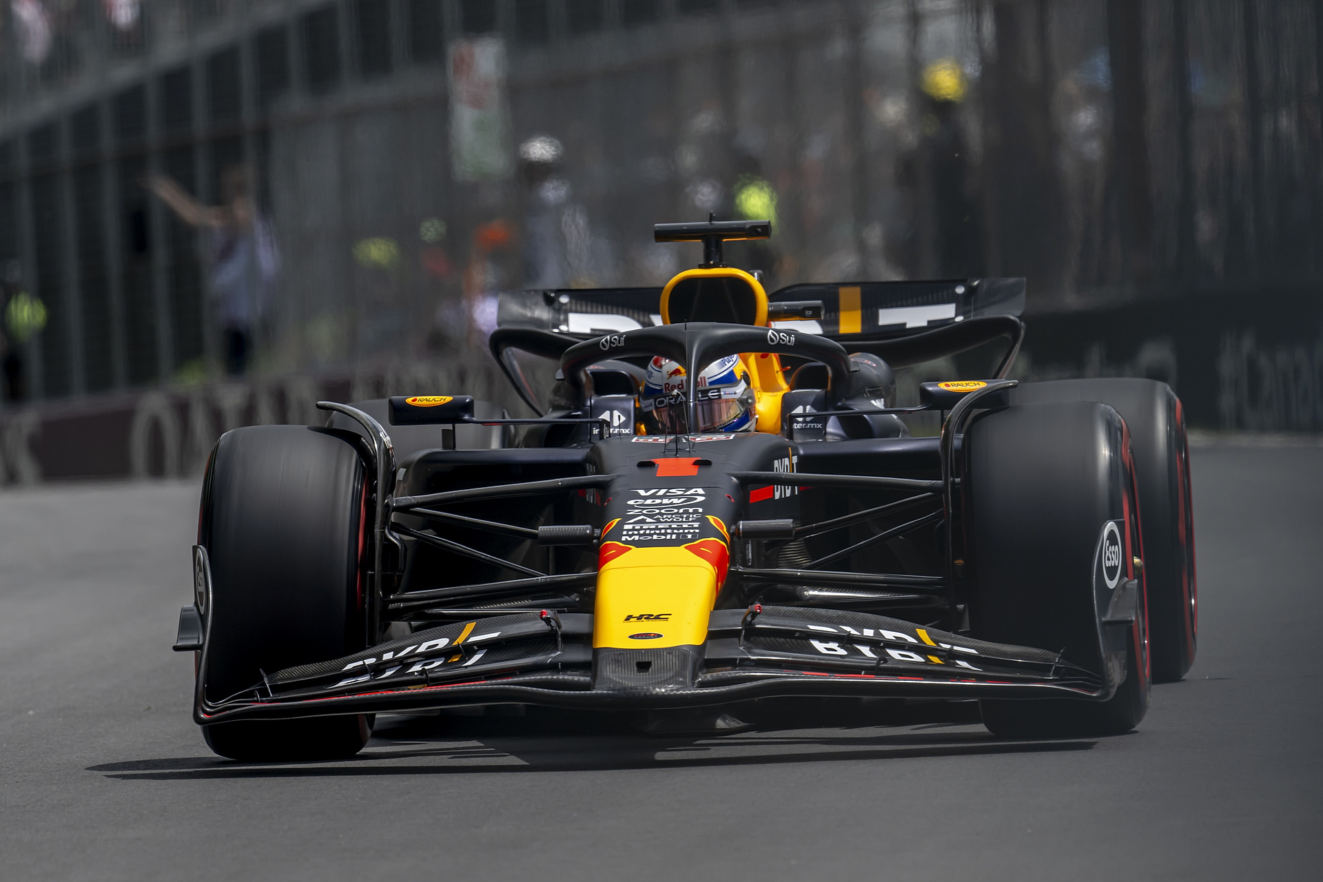 Potężne kraksy w GP Kanady. Porażka Russella, Verstappen górą