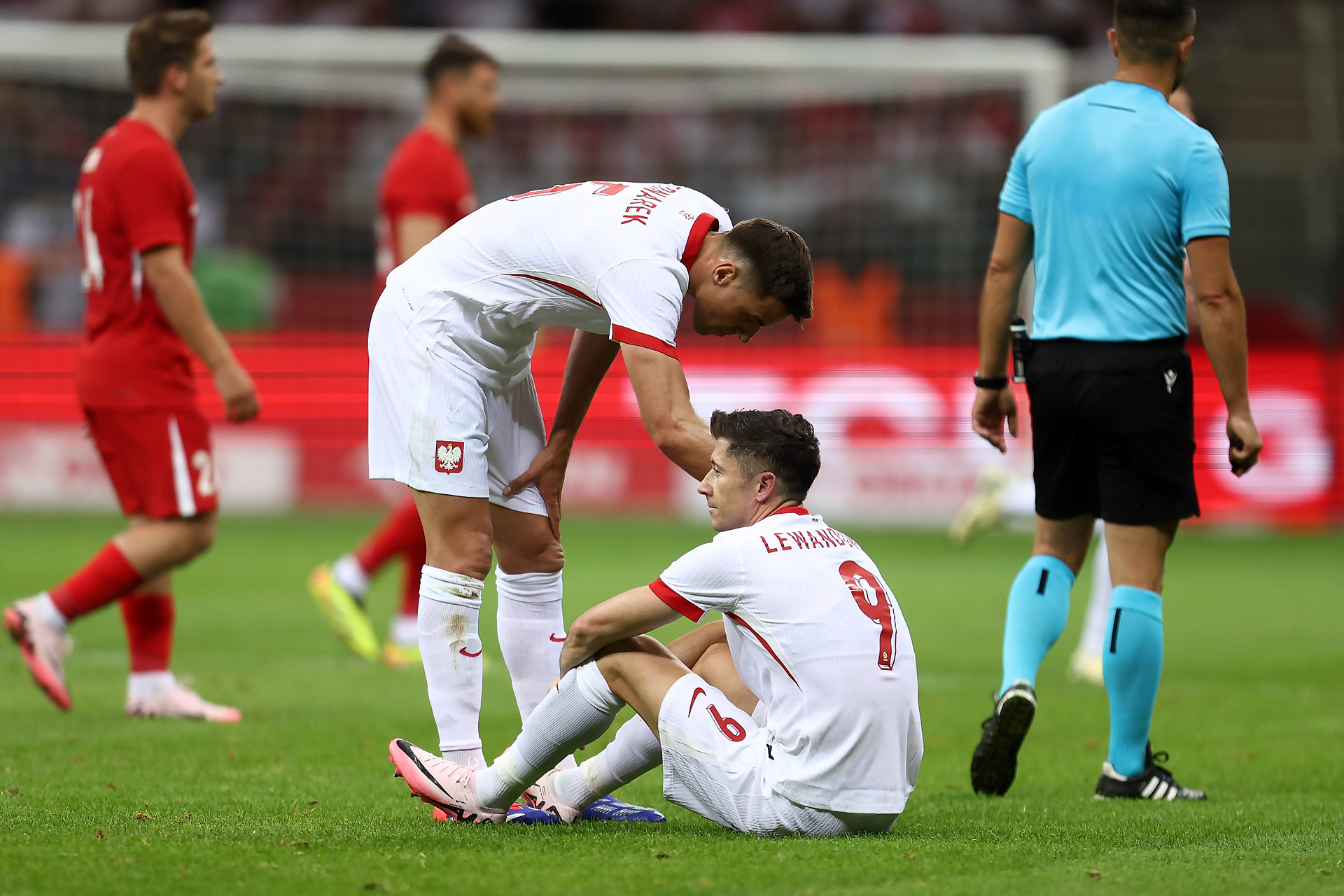 Bednarek zdradził, co z Lewandowskim. Zabrał głos ws. kontuzji kapitana