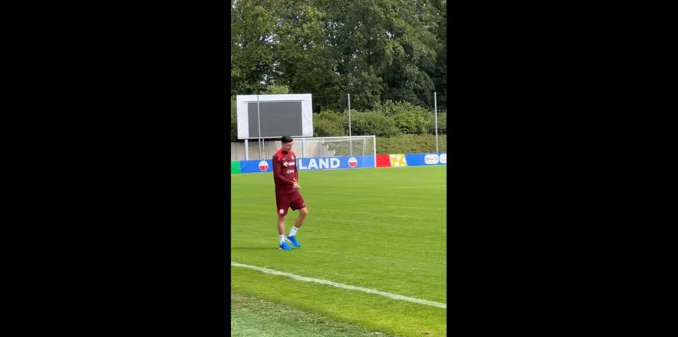 Lewandowski na treningu reprezentacji! Kolejny krok do powrotu do gry [WIDEO]
