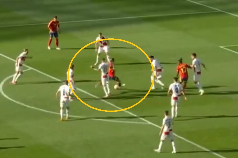 Wkręcił Chorwatów w ziemię! Co za gol Hiszpana [WIDEO]