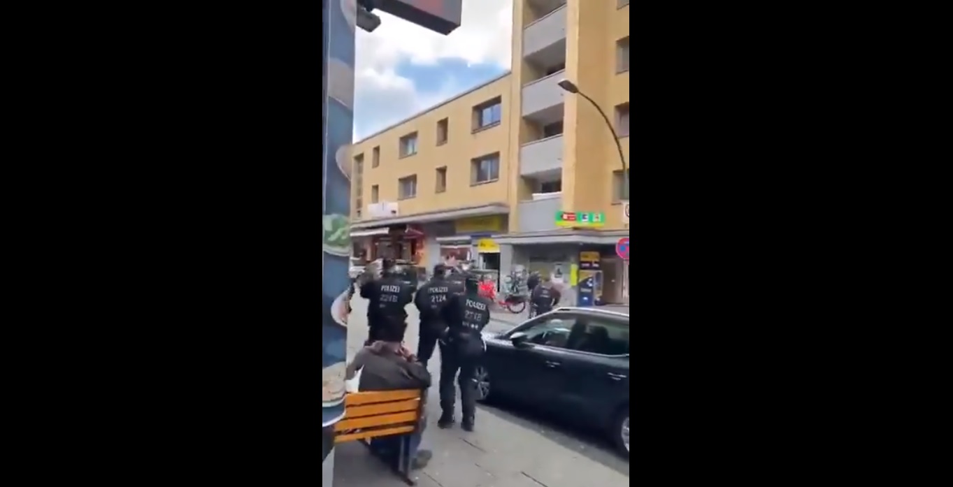 Atak na ulicach Hamburga! Policja postrzeliła napastnika [AKTUALIZACJA]