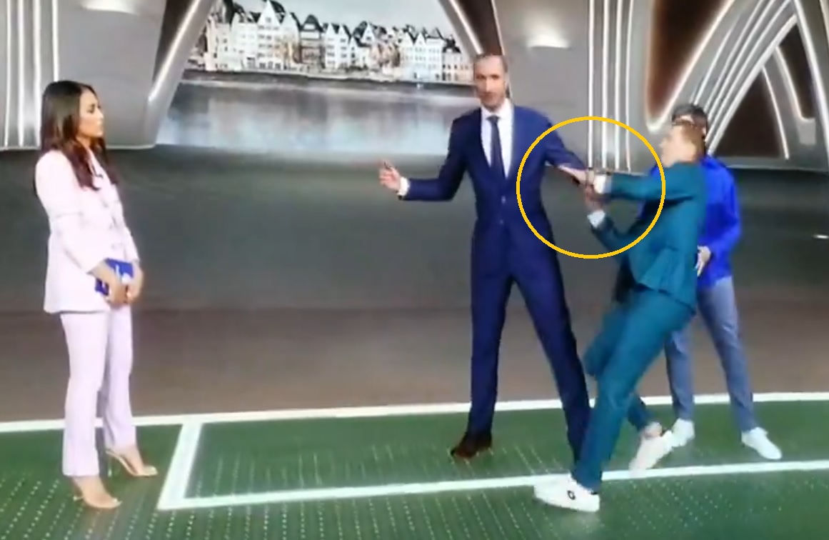 Chiellini pokazał, jak zatrzymałby Buksę. Rozbroił [WIDEO]