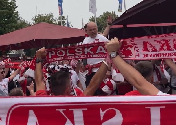 Polacy przejęli Berlin! Piękne sceny przed meczem na EURO [WIDEO]