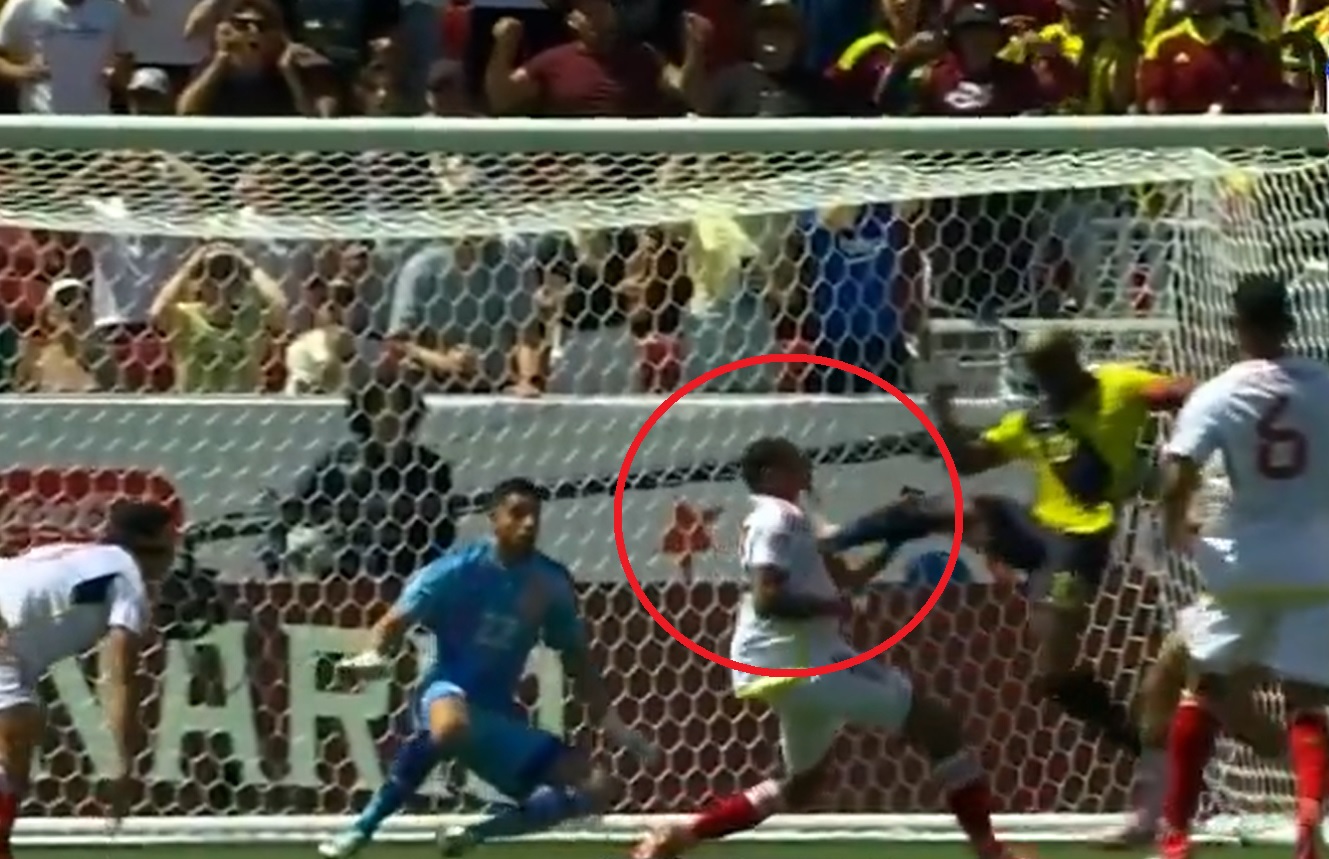 Bandycki faul w Copa America. Gwiazda wyrzucona z boiska [WIDEO]
