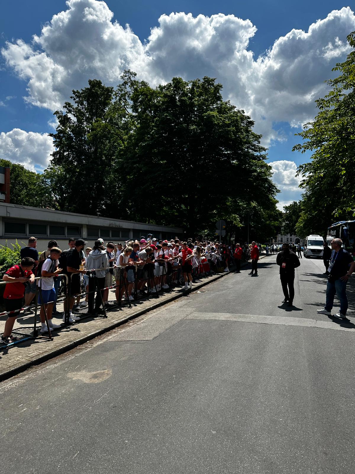 Kibice reprezentacji przed hotelem, 23.06.2024 Kibice reprezentacji przed hotelem, 23.06.2024