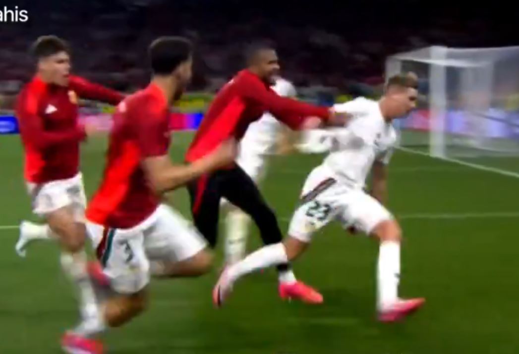 Sceny na EURO! Gol w 100. minucie może dać awans [WIDEO]