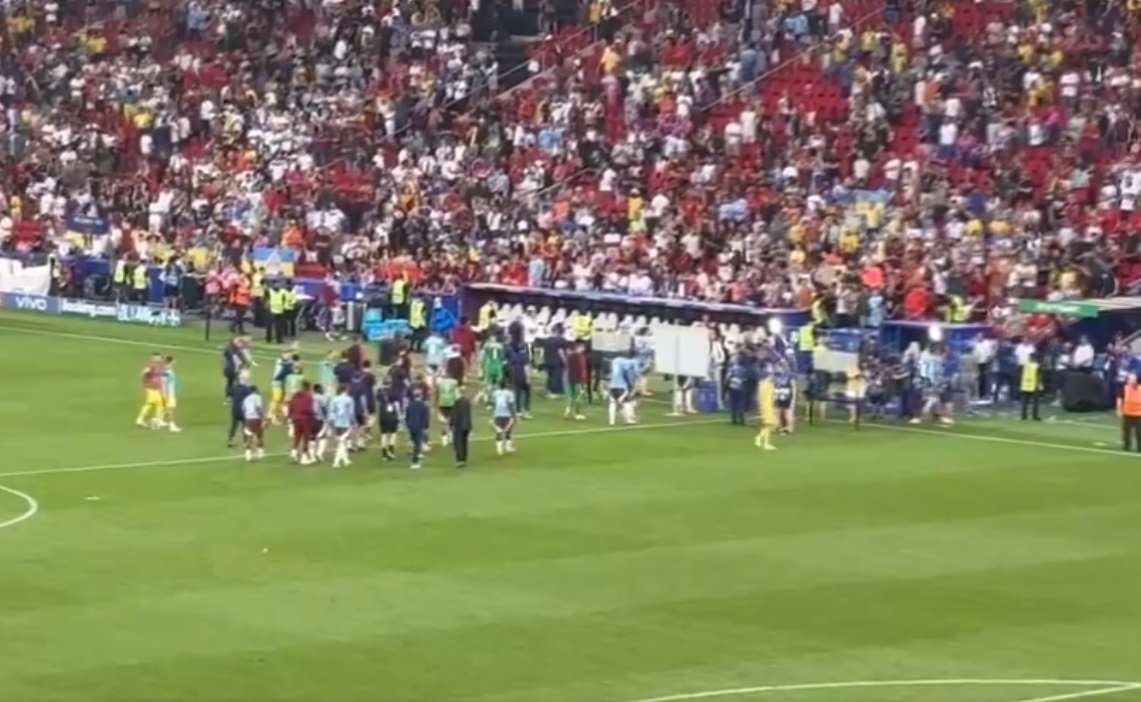 Kadra wygwizdana po meczu! Piłkarze uciekli do szatni [WIDEO]