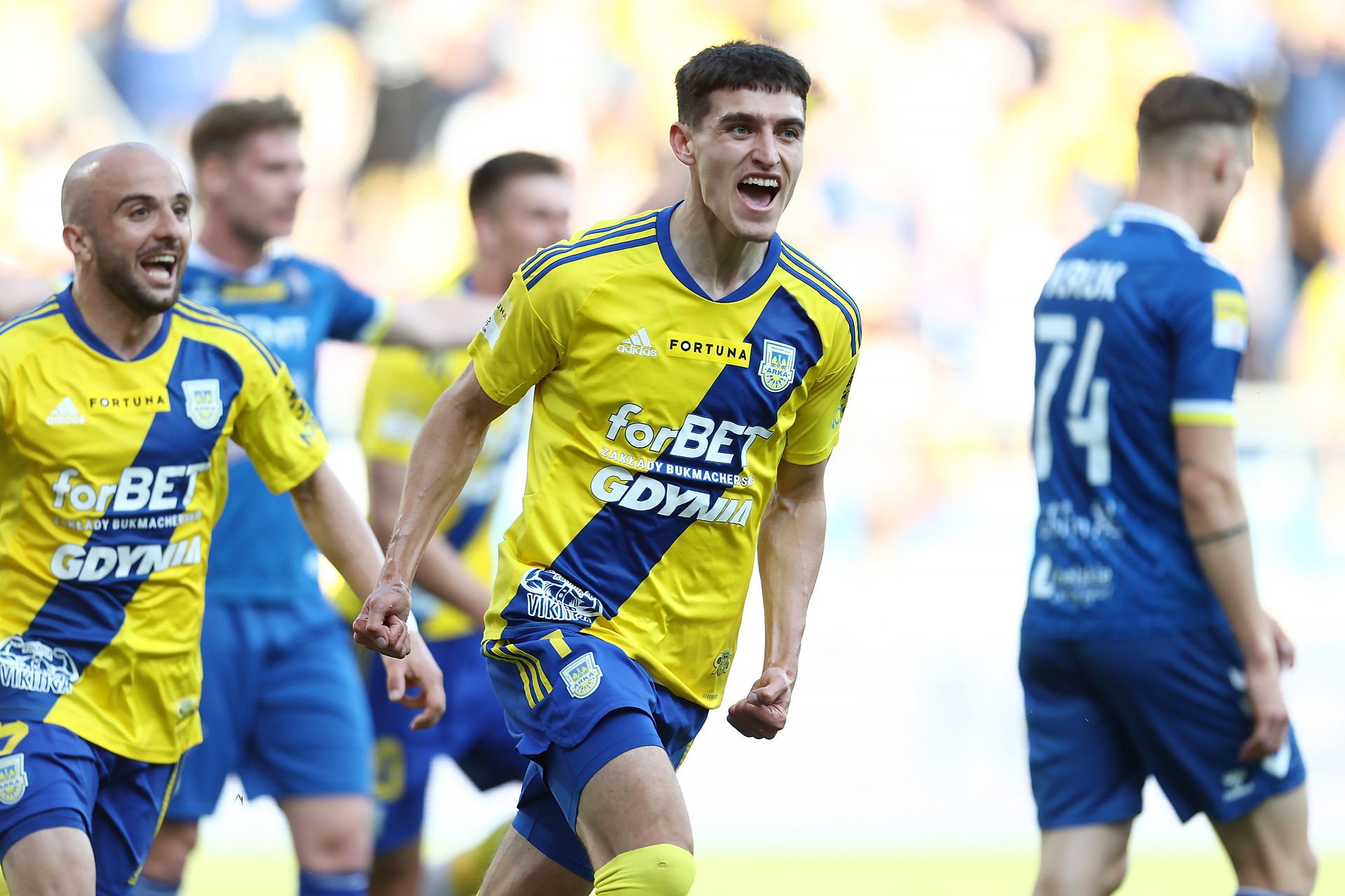 Gruby transfer. Z Arki do Anglii
