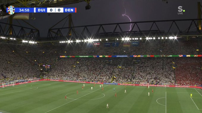Mecz EURO przerwany! Niebywała sytuacja [WIDEO, AKTUALIZACJA]