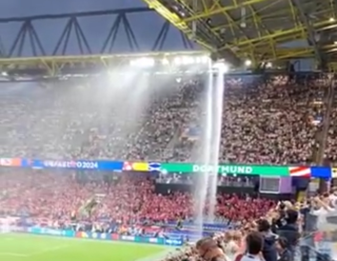 Wodospad na EURO! Stadion w Niemczech kompletnie zalany [WIDEO]