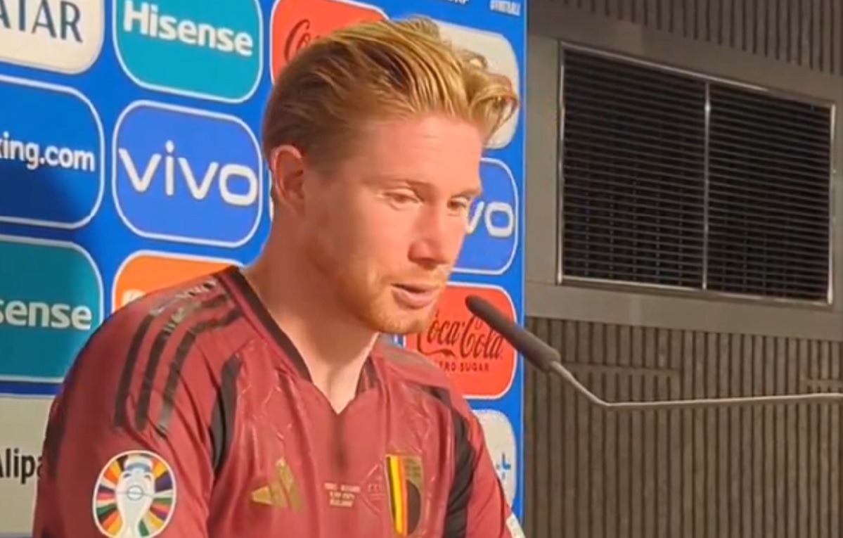 De Bruyne przerwał konferencję. Burza w sieci [WIDEO]