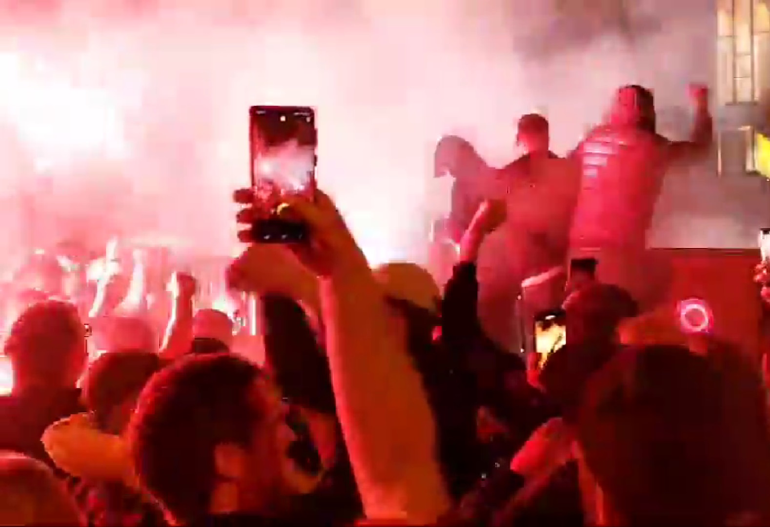 Były klub Polaka ocalony. 25 minut przed terminem! [WIDEO]