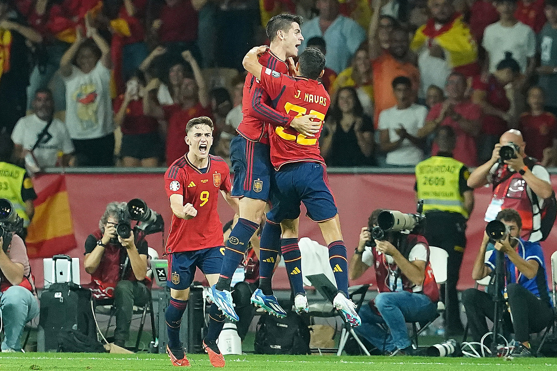 "Musisz tam być". Piękny gest króla Hiszpanii przed finałem EURO. Chodzi o gwiazdę "La Roja"