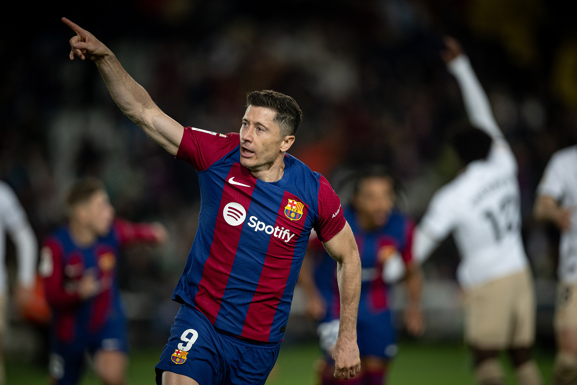 "Wspaniały gol, pokazał klasę". Hiszpańskie media zachwycone Lewandowskim