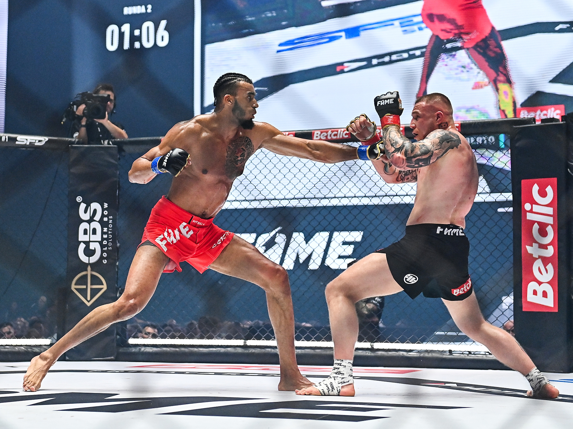 To najlepszy freak fighter w Polsce? Nigdy nie przegrał. "Piekielnie mocny"