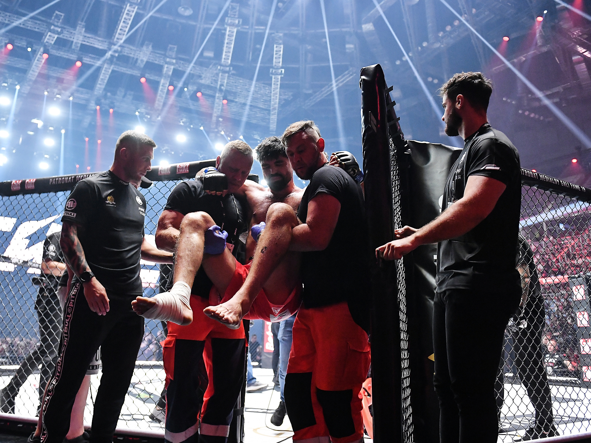 Czołowy freakfighter w ogniu krytyki. Przejechał się po nim… jego własny brat