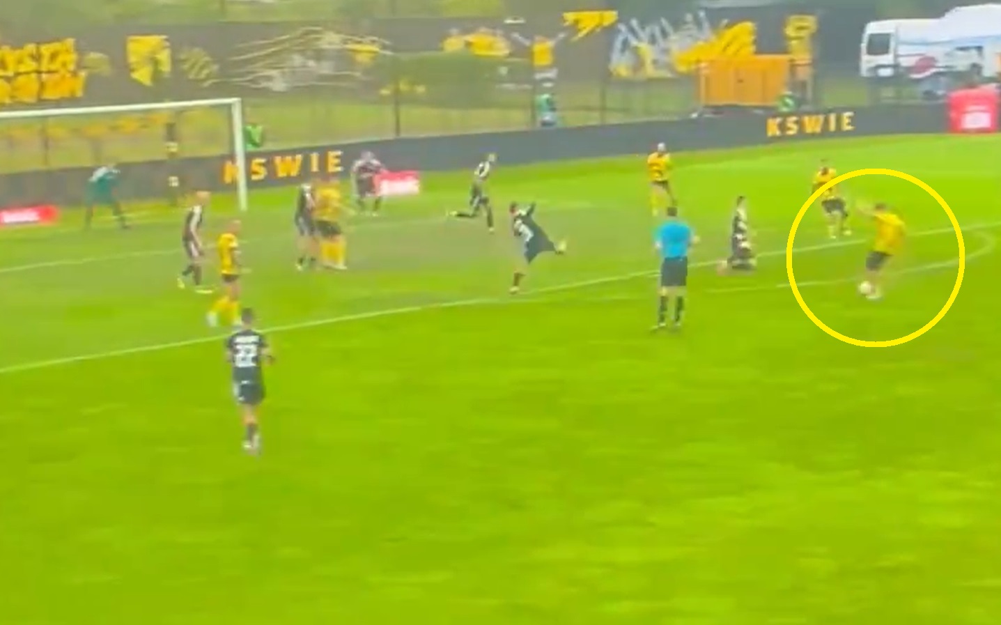 To był nokaut! Fenomenalne gole w meczu Wieczystej [WIDEO]