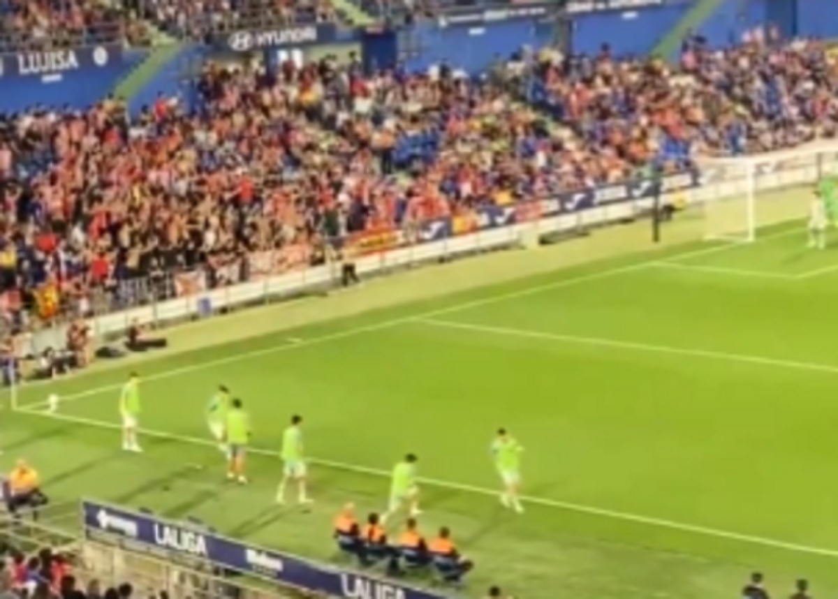 "Sk***wysyn". Kibice zaczęli obrażać gracza Atletico podczas meczu [WIDEO]