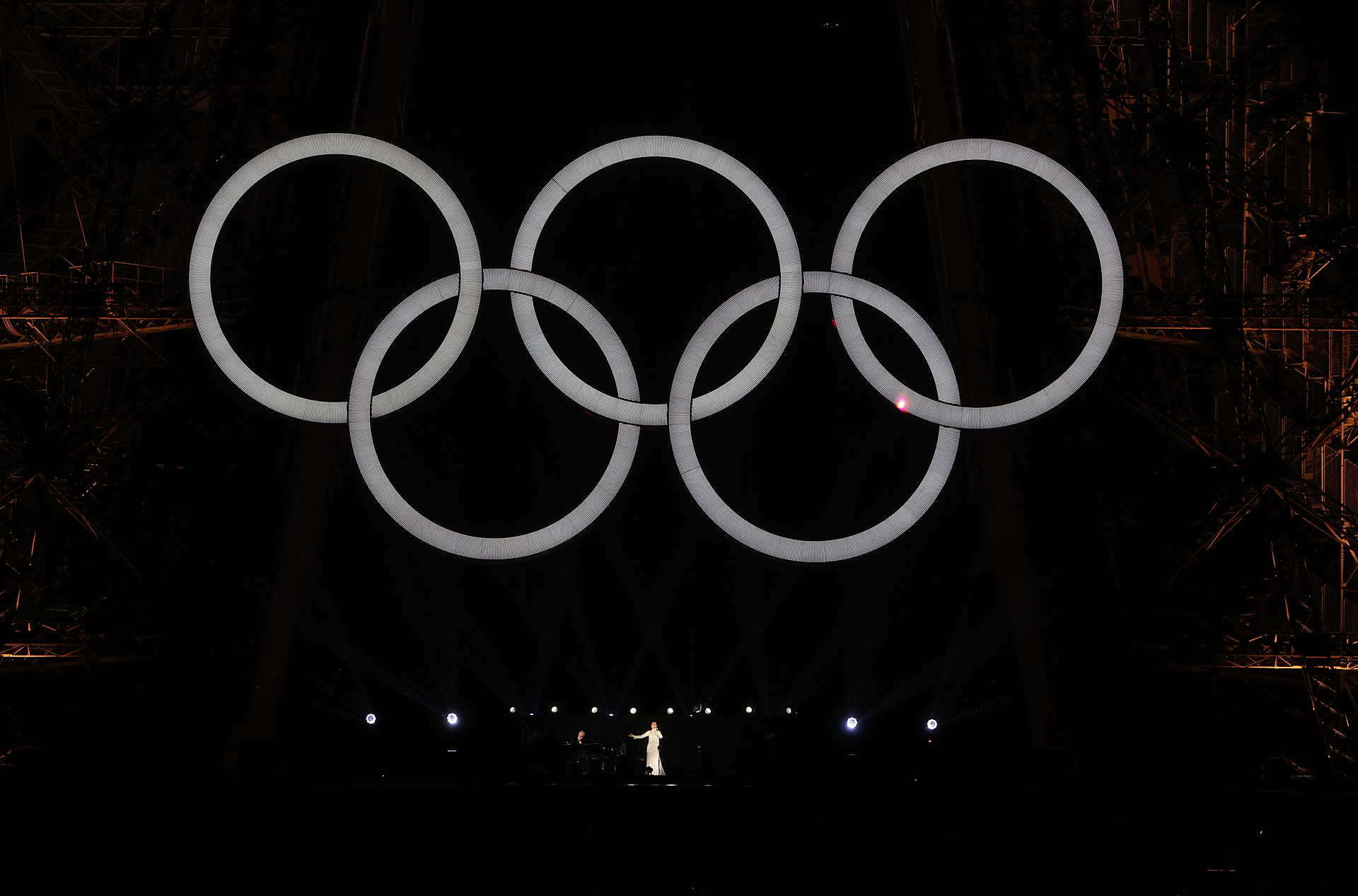 Olimpijski skandal. Sportowcy zaczęli... oddawać medale