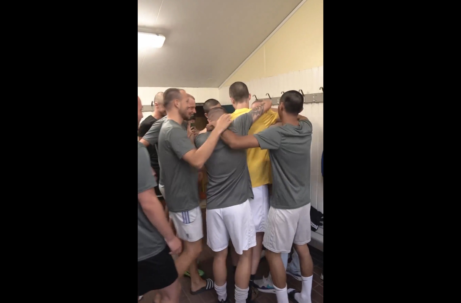 Piłkarze wsparli chorego kolegę. Szacunek [WIDEO]