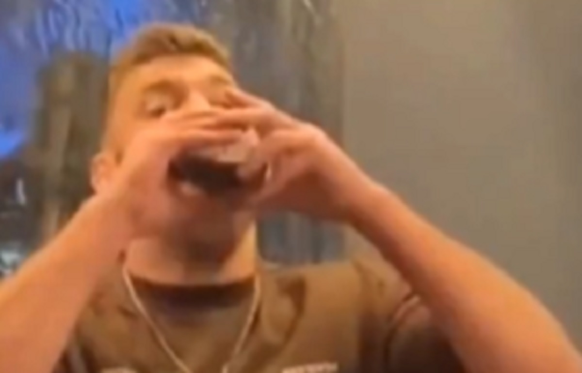 Mistrz UFC zszokował tuż przed obroną pasa. "Kim on k**wa jest?" [WIDEO]