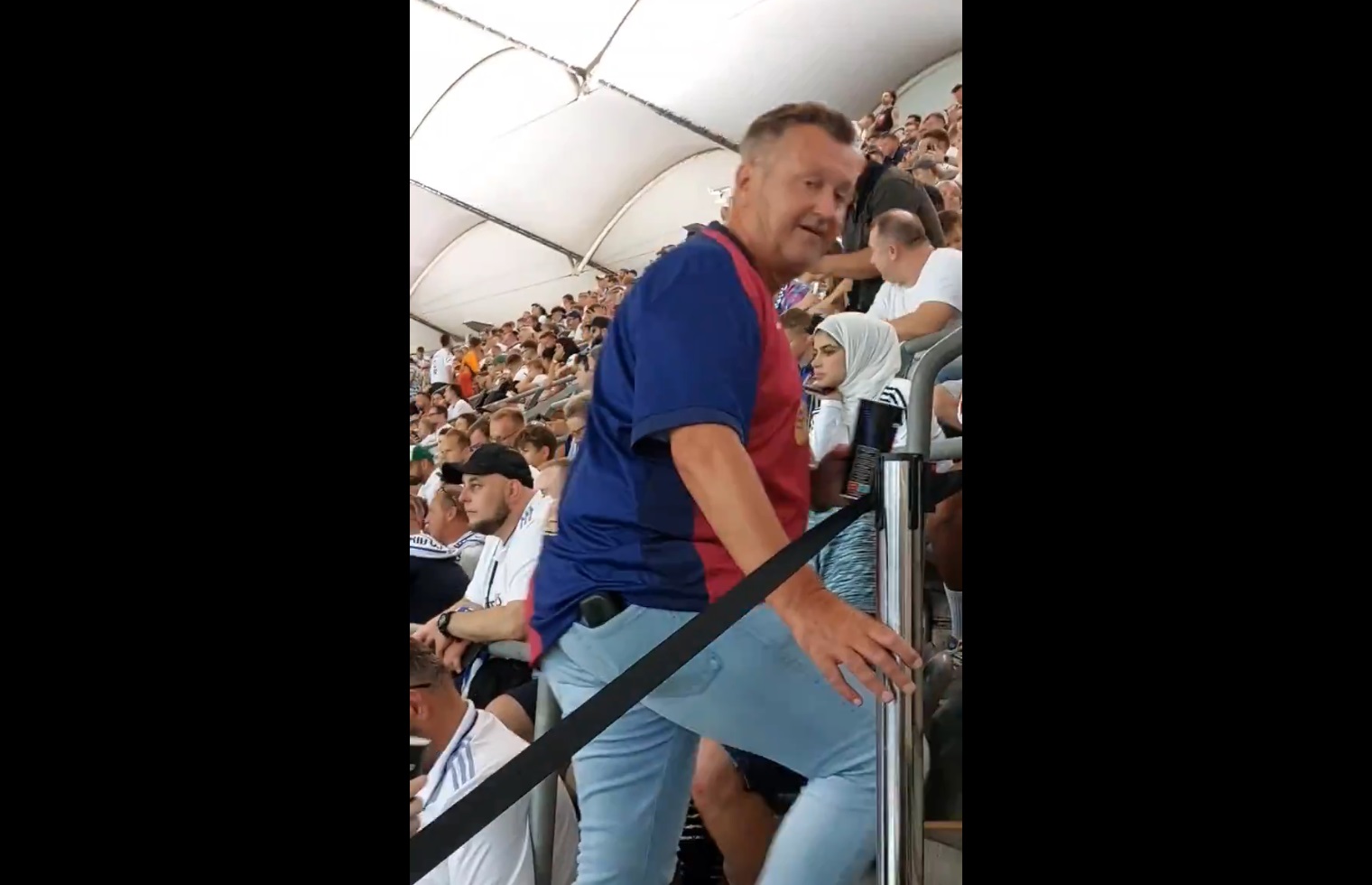 Ale heca. Nie uwierzysz, kto przybył na Narodowy [WIDEO]