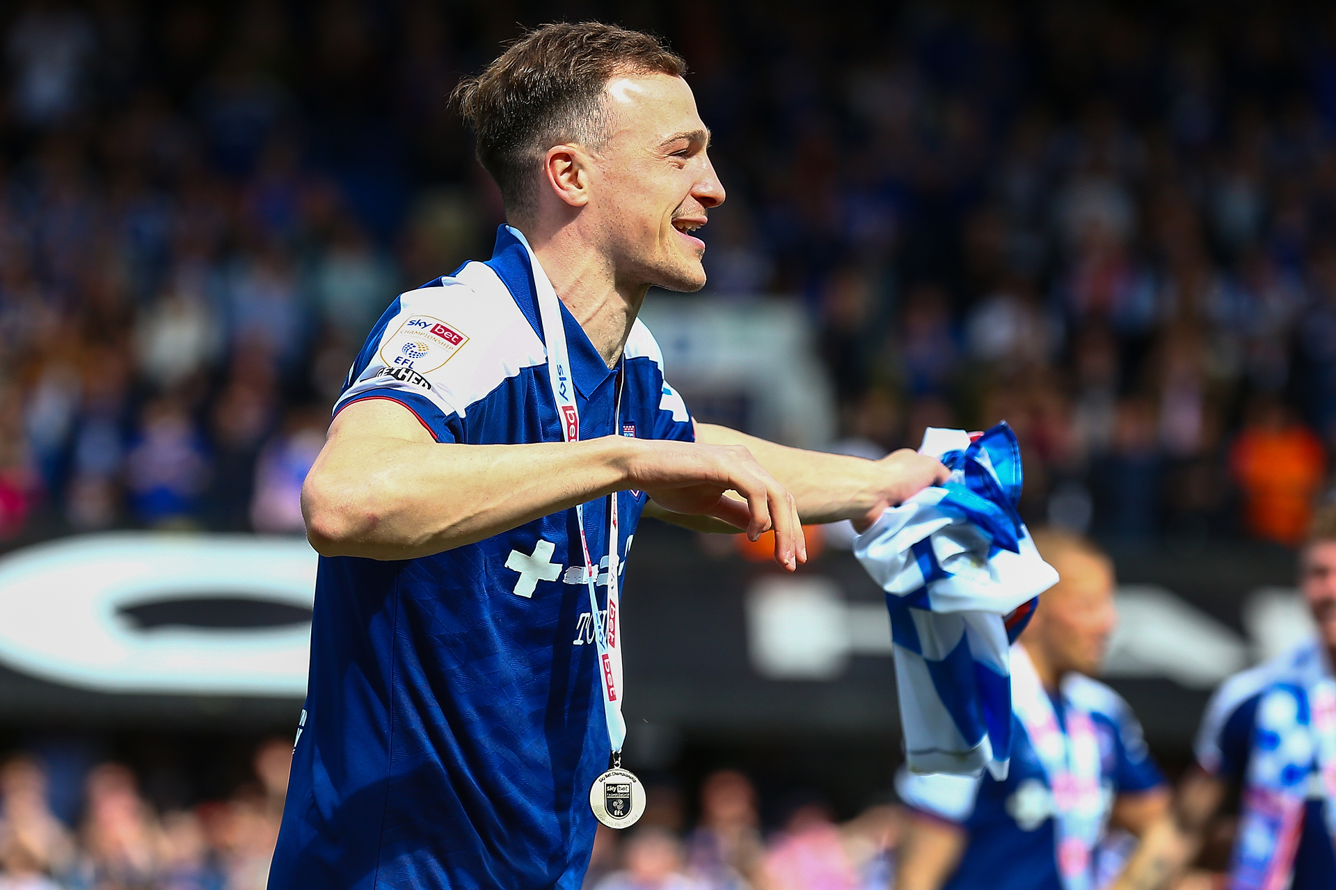A jednak! Gwiazda muzyki wkracza do klubu Premier League