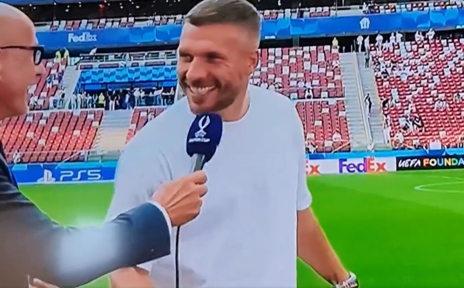 Podolski wypalił do mikrofonu. Wbił szpilkę rywalom? [WIDEO]