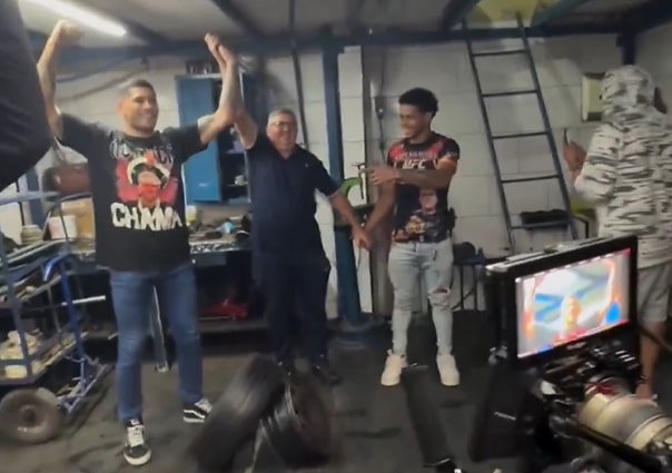 Mistrz UFC wrócił do dawnej pracy. Oto, czym się zajmował [WIDEO] 