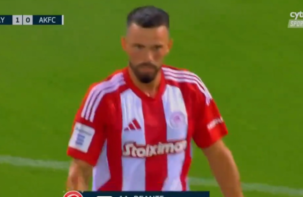 Velde już strzela dla Olympiakosu. Klasowe wykończenie [WIDEO]