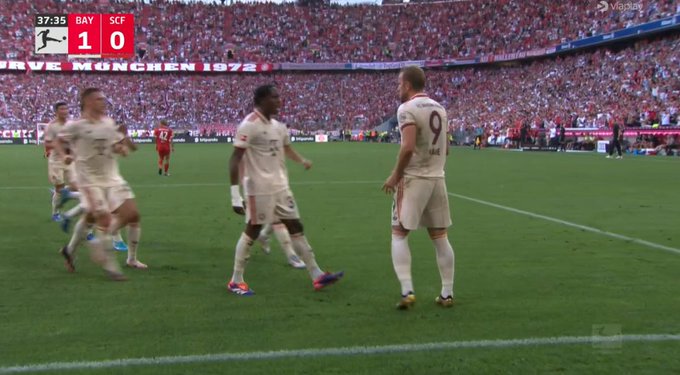 Gol Kane'a, historyczny wyczyn Muellera! Bayern znów zwycięski [WIDEO]