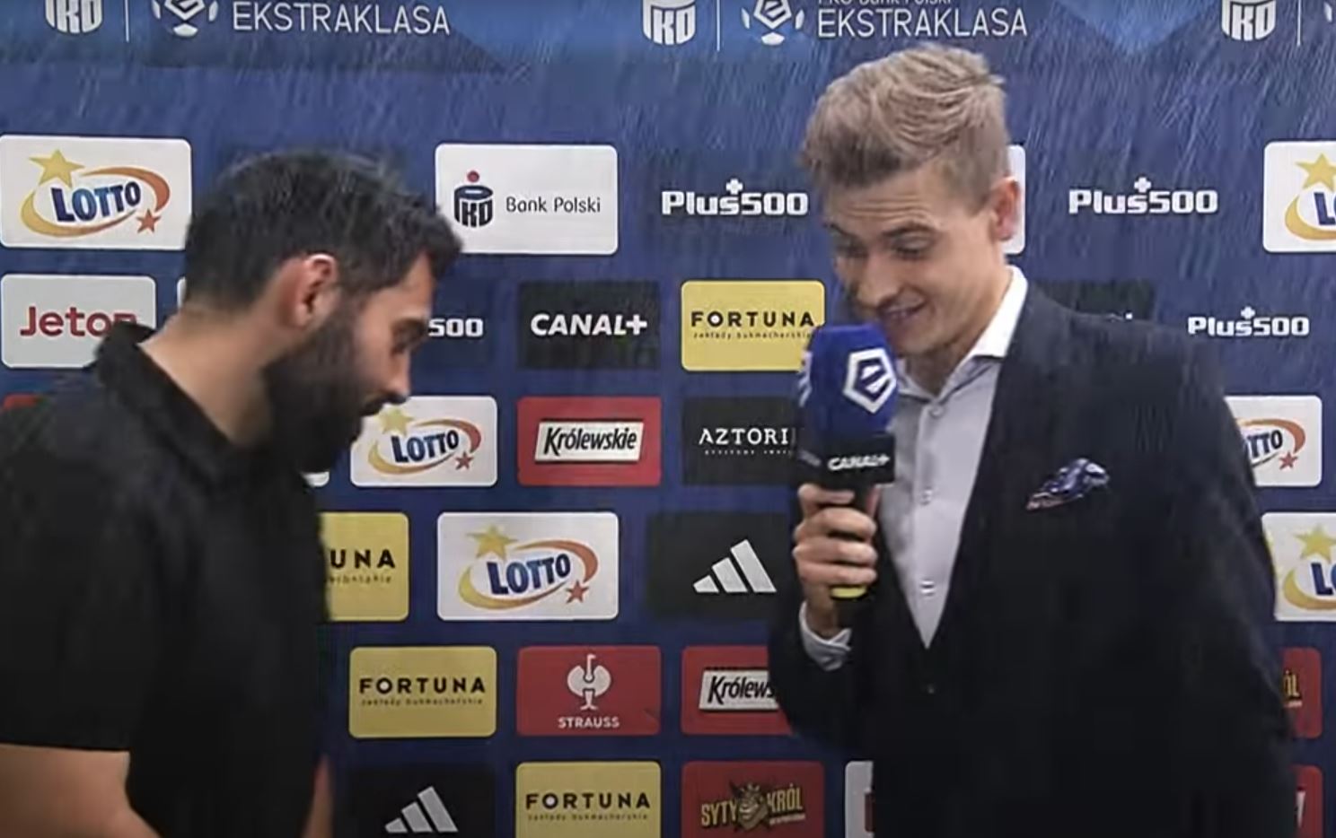 Feio zrugał dziennikarza przed meczem Ekstraklasy. "To jest amatorka" [WIDEO]