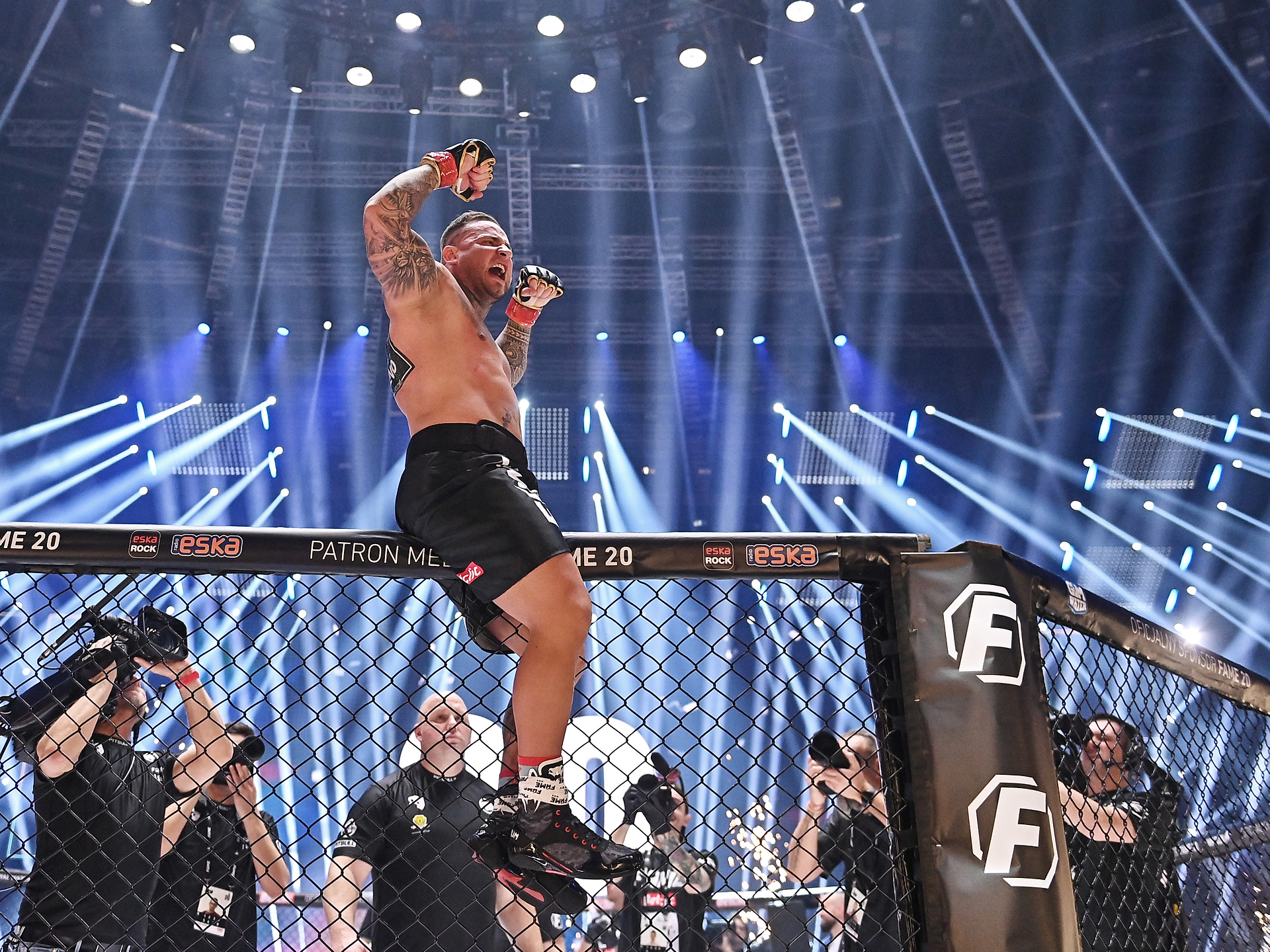 Istny rollercoaster! Wycofał się z Fame MMA 22, dostał gażę i zawiesił karierę