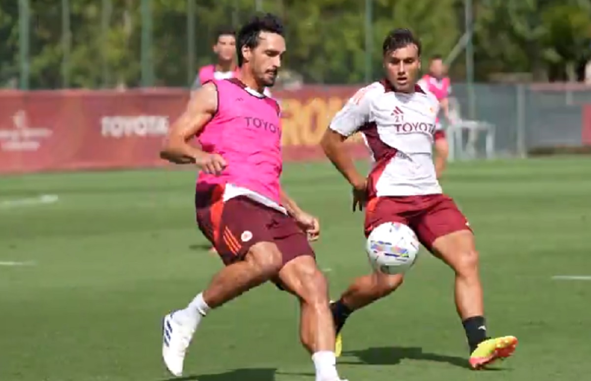 Hummels błyszczy w nowym klubie. Tak zabawił się na treningu [WIDEO]
