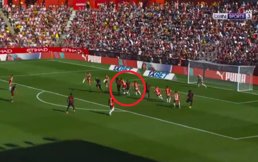 Kuriozalna asysta Lewandowskiego. Barcelona wszystko zamienia w złoto [WIDEO]