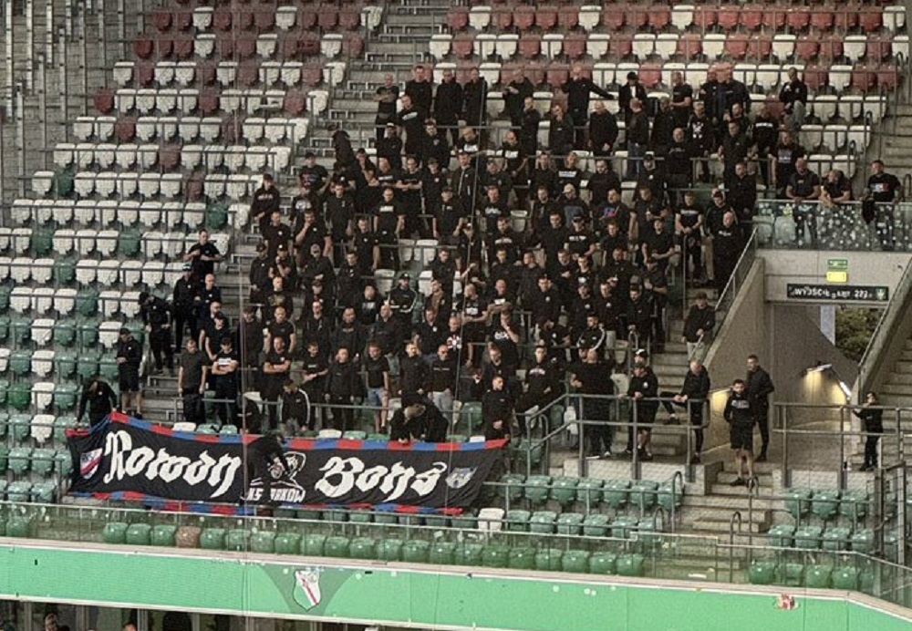 Kibice Legii solidarni z fanami Rakowa. Po meczu doczekali się odpowiedzi [WIDEO]