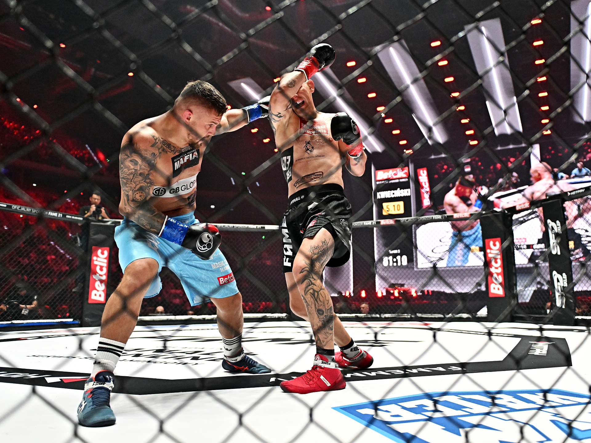 Fame MMA odsłania karty. Ulubieniec kibiców zmierzy się z mistrzem