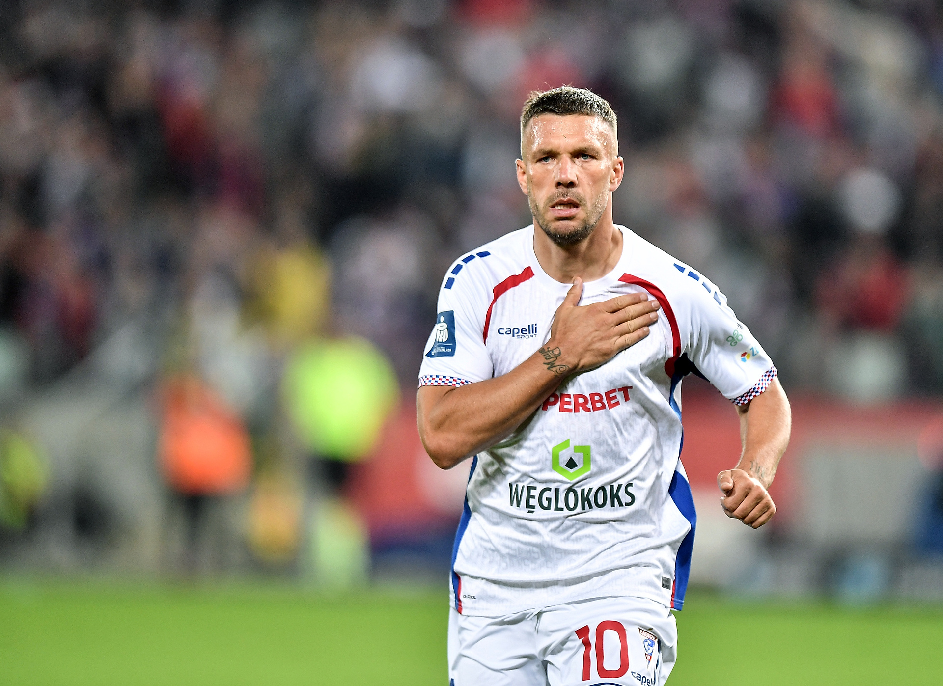 Podolski wsparł zbiórkę kibiców Śląska Wrocław. Wielkie pieniądze na powodzian